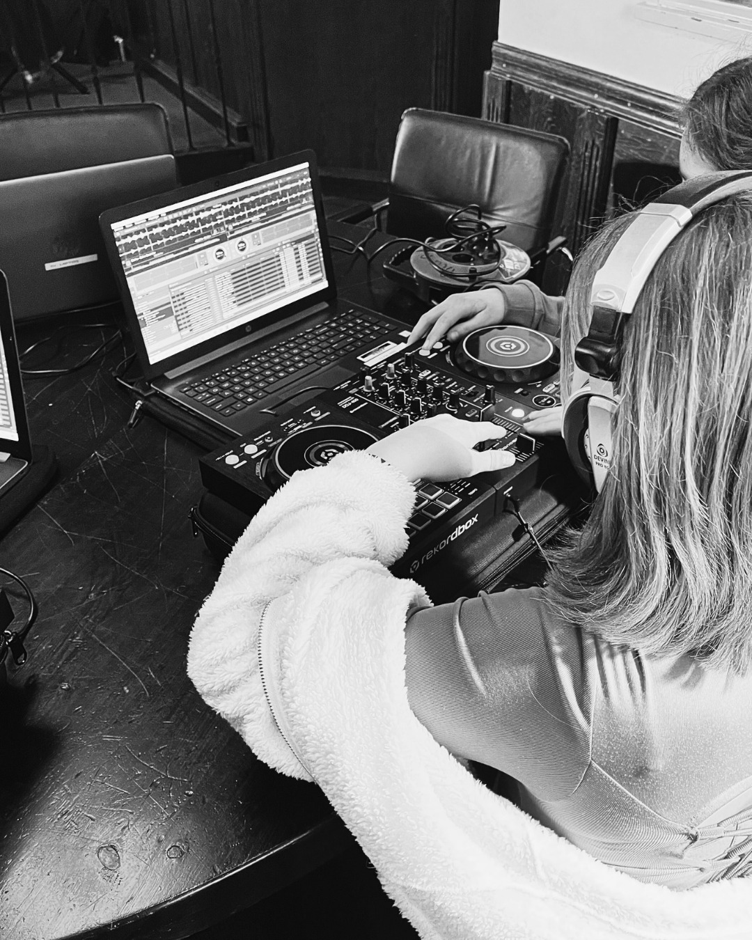 Altijd al eens willen DJ-en? Kom het leren en uitzoeken bij DeClick!